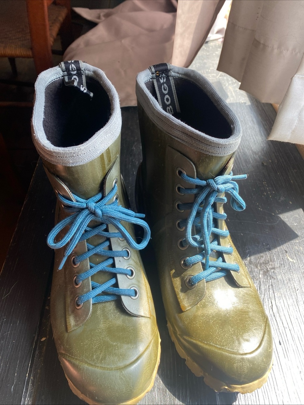 Bogs Womans Bailey Olive Green Waterproof Lace-Up Boots with Blue Laces